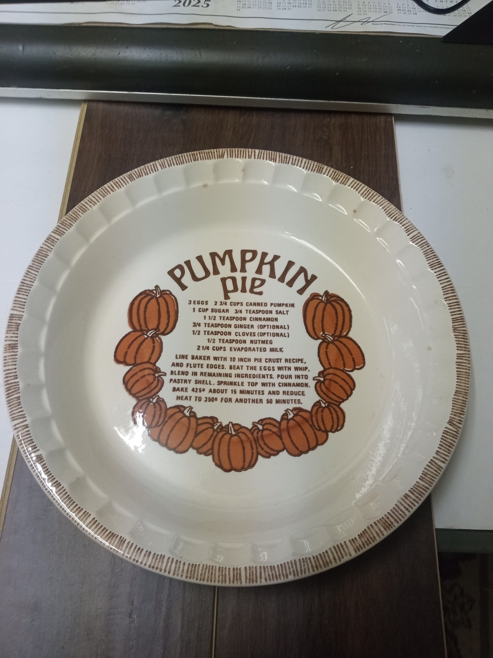Pumpkin Pie Serving Bowl - Cream with Orange Pumpkin Wreath